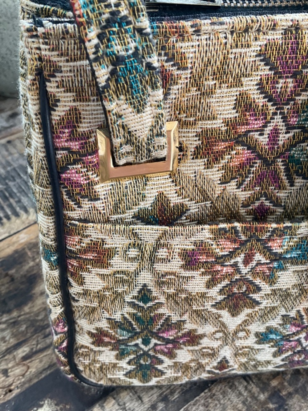 Kadin vintage tapestry purse. - Picture 3 of 14